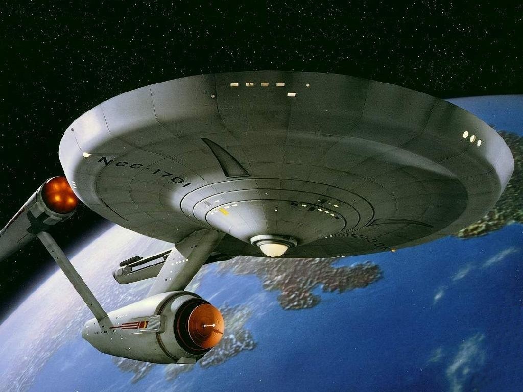 "Star Trek" desktop wallpaper number 4 - the original 1960's TV series USS Enterprise NCC-1701 (1024 x 768 pixels)