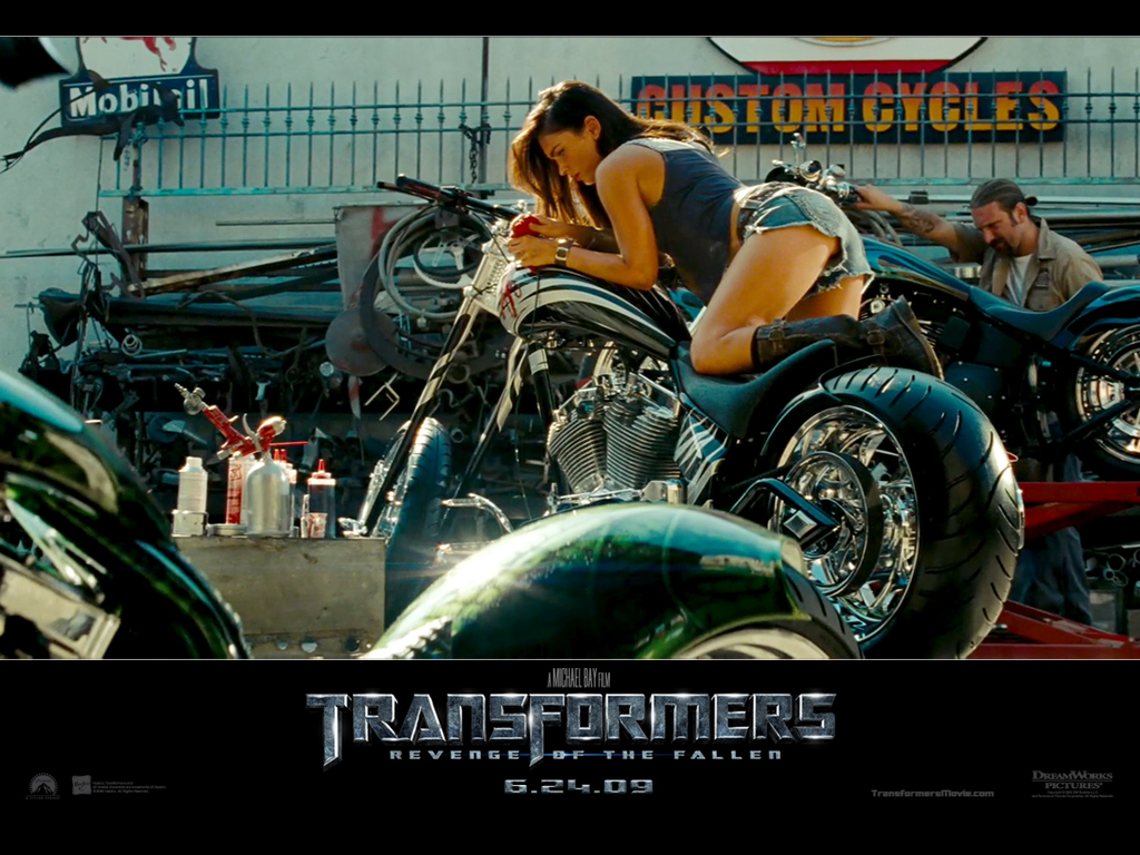 "Transformers: Revenge of the Fallen - Megan Fox as Mikaela Banes" desktop wallpaper number 2 (1024 x 768 pixels)